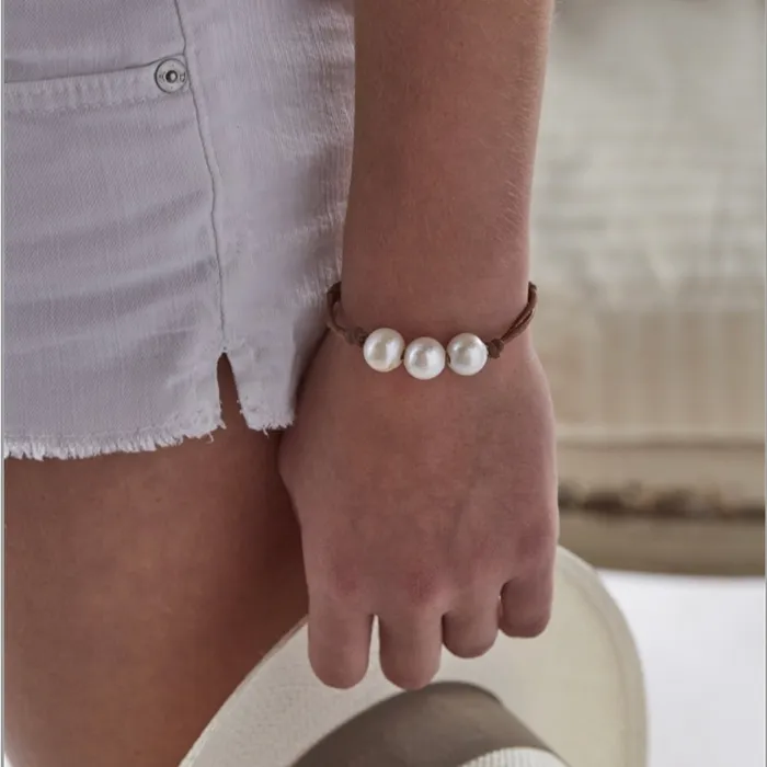 Wendy Mignot Rings Daisy 3 Freshwater Pearls Bracelets