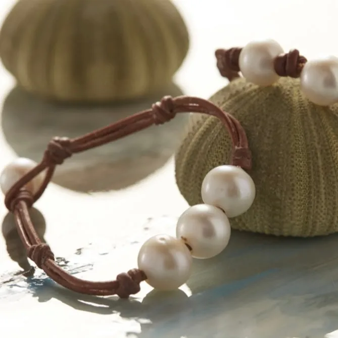 Wendy Mignot Rings Daisy 3 Freshwater Pearls Bracelets