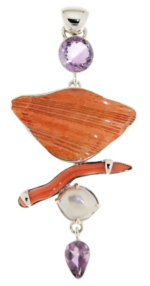 Nanni Gabriella Necklaces Silver pendant with lion foot shell